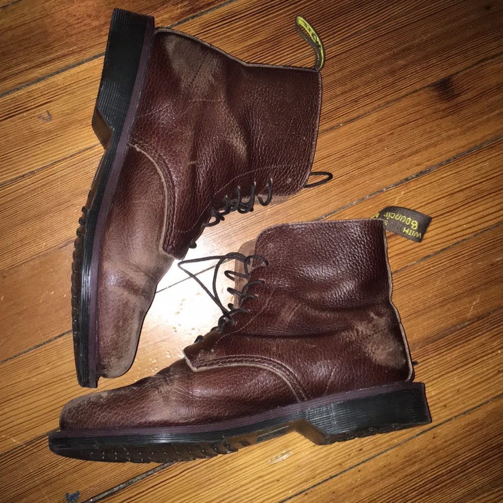 Rustic styled dr. martens!!! Unisex style.